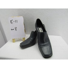 Etienne Aigner Navy pump size 8