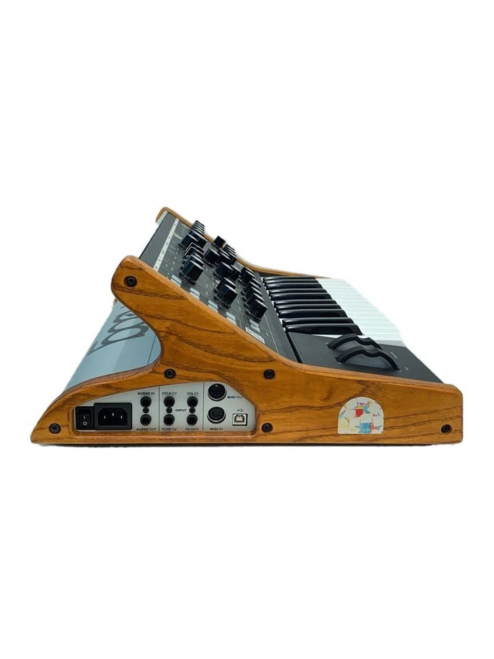 MOOG Sintetizador Posterior 25 Polifónico Analógico Usado Foto 2 de 4