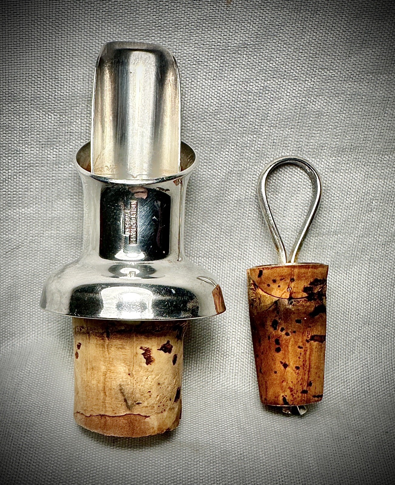 MEMA EP Brass - The Drip Stopper Wine Bottle Pourer - Silver Plate Cork - Sweden