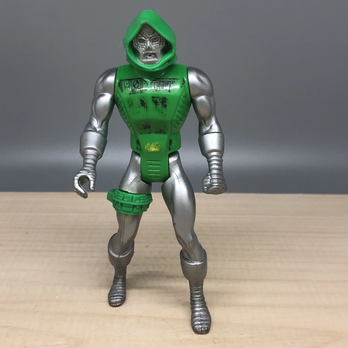 1984 Vintage MARVEL SECRET WARS Dr Doom Action Figure