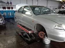 Porte arrière et accessoires Hyundai LANTRA