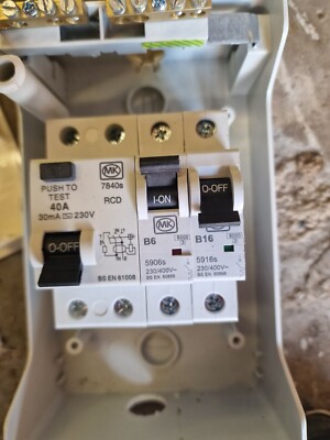 Brandneu MK Sentry 7840s 40A 30mA zwei Module zweipolig RCD 40 AMP Trip
