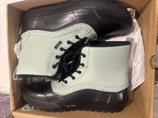 VANS Waterproof Snow Boots Gray/Black Mid-Cal...