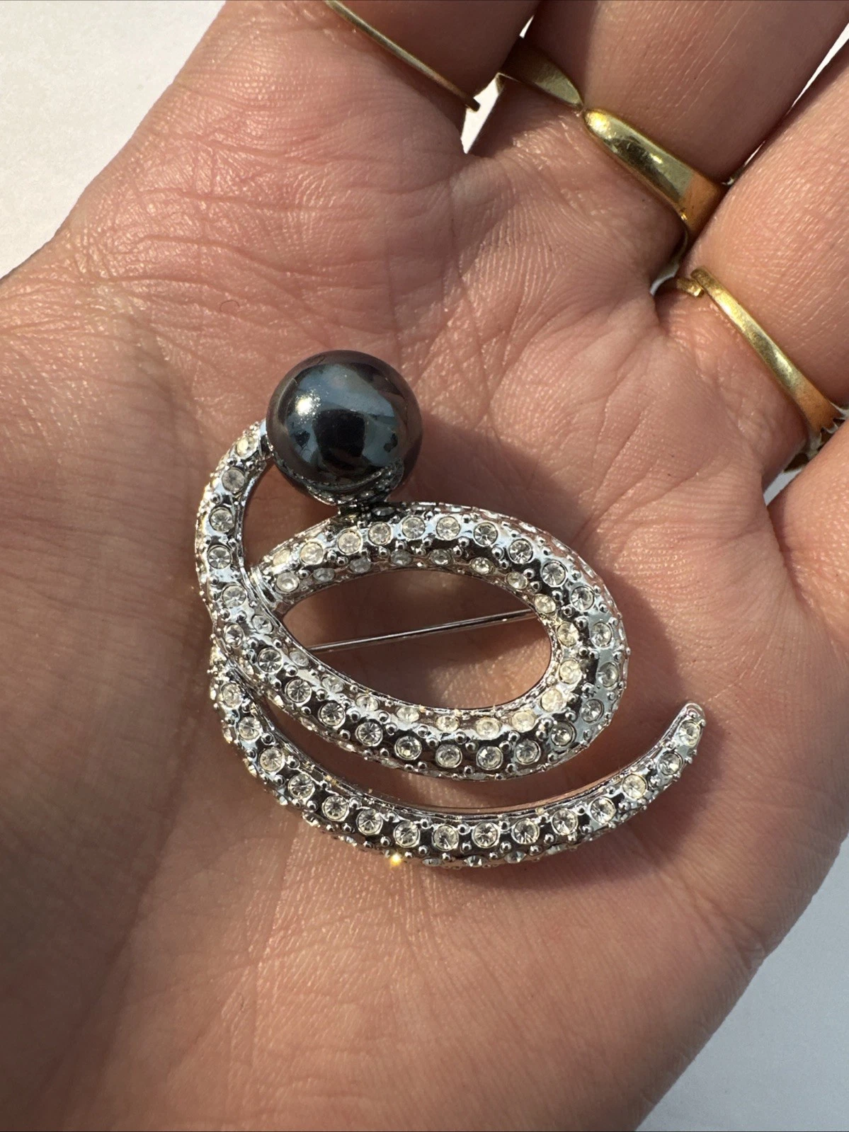 Petite Broche À Définir ? Avec Pierre Noire Bijoux Fantaisie