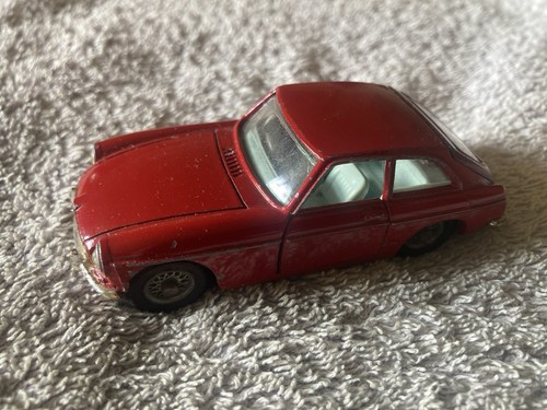 Corgi 327 MGB GT Car - Red - Picture 4 of 12