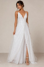 A-Line/Princess Tulle Applique V-neck Sleeveless Sweep/Brush Train Wedding Dress