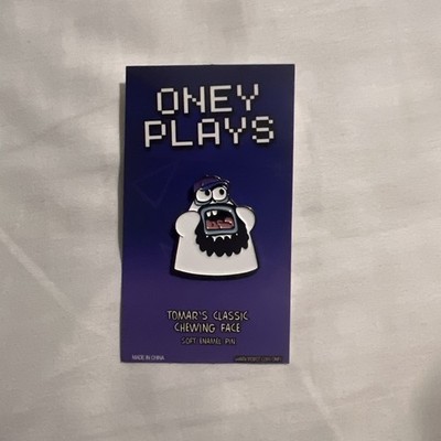 OneyPlays Tomar s Classic Chewing Face Pin
