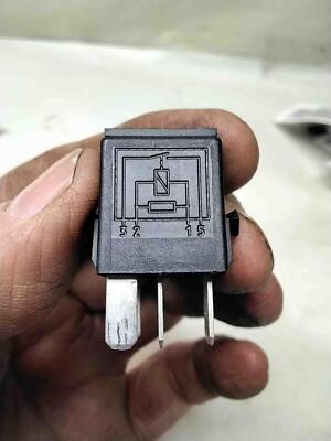 BMW 61361393412 Black 4 Pin Relay  E31 850 840 E39 530 540 E32 750 740 735 etc