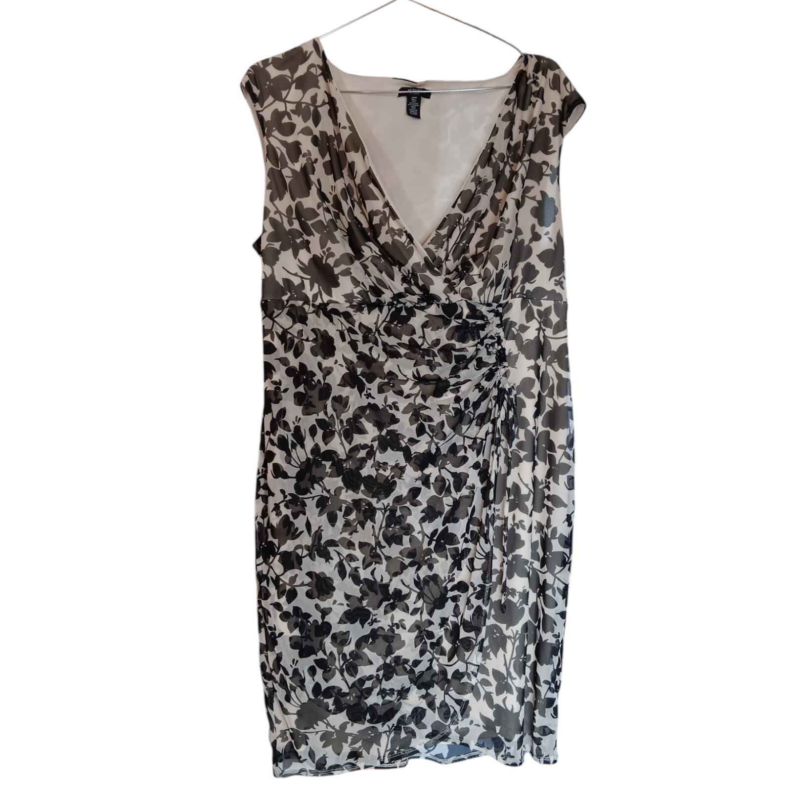 ALFANI Ruched Faux Wrap Dress Floral Plus Size 18W Black Off White V-Neck