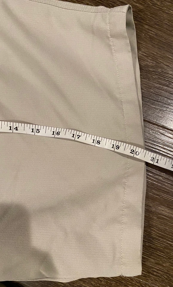 Pantalones Cortos Informales de Vestido Dockers Golf Caqui Plisado Micro Poliéster W40 Bolsillos para Hombre” Foto 2 de 4