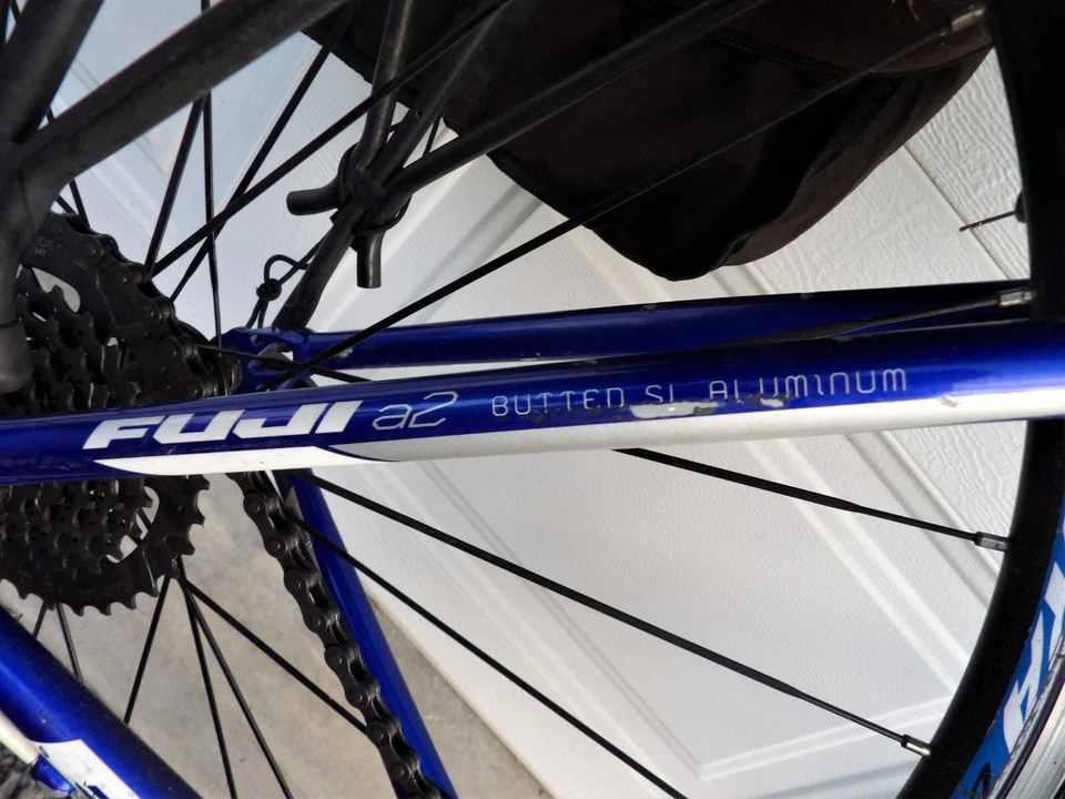 Bicicleta de carretera Fuji A2 de aluminio azul - Usada Foto 2 de 4