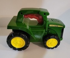 John Deere Tractor flashlight with Sound of Starting Engine. Fresh Batteries