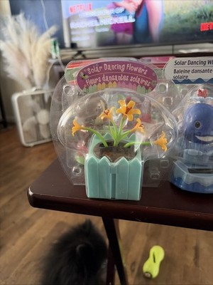 Solar Powered Dancing Bobble Triple yellow Plastic Flower Windowsill Car Dash