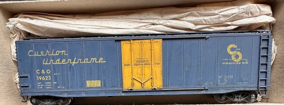 HO Scale C&O 50' Steel Box Car-Weathered-Accurail/Zane - Image 3 of 4