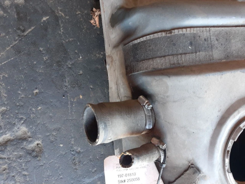 Chevrolet S10 1997-2002 camioneta tanque de combustible de acero 2 puertas cabina estándar 18,5 15019340 Foto 2 de 4