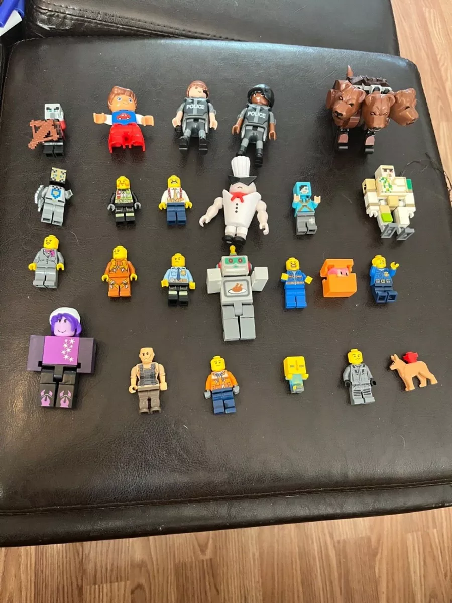 🔥Legos & Roblox Lot of 24 Character Pieces. Excellent Condition. Used.