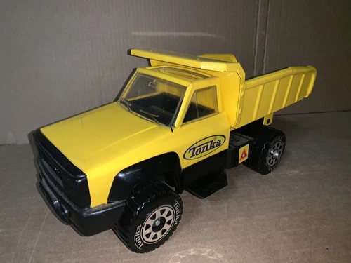 Tonka 13 1/2 Inch Long Pressed Steel Dump Truck