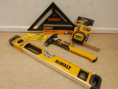 DeWALT 12'' QUADRATISCH 20oz HAMMER 24'' BOX WASSERWAAGE + 8M/26' MASSBAND + STIFTE