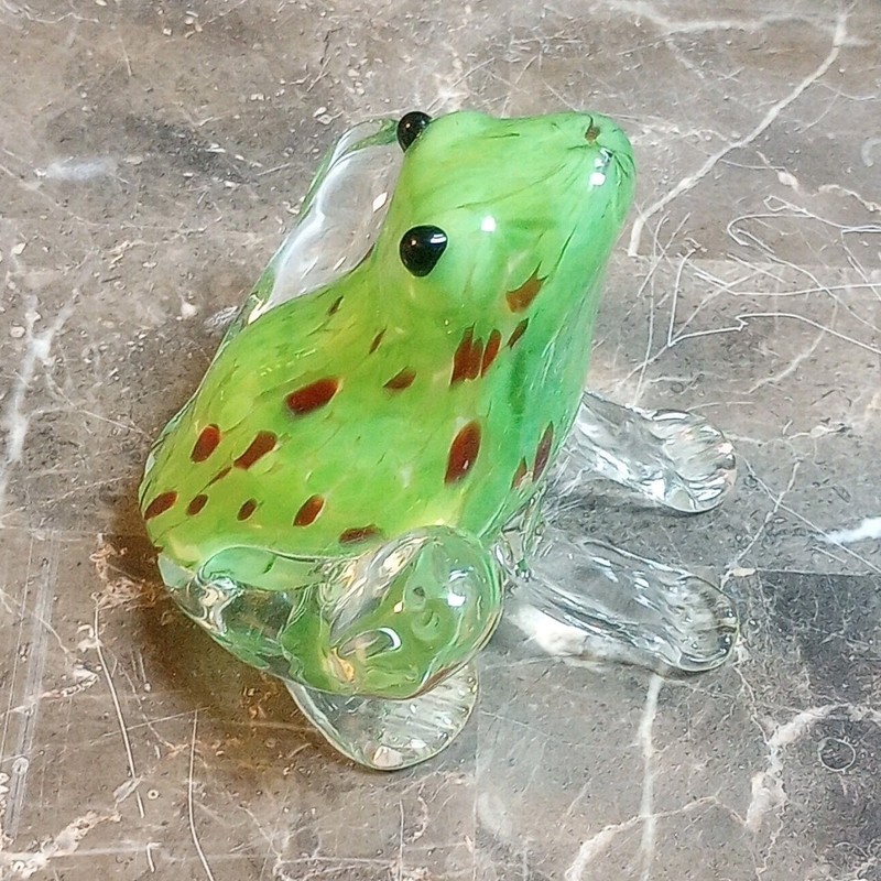 Unmarked Art Glass Frog Figurine, Spotted Green & Clear Glossy Finish, 3 in