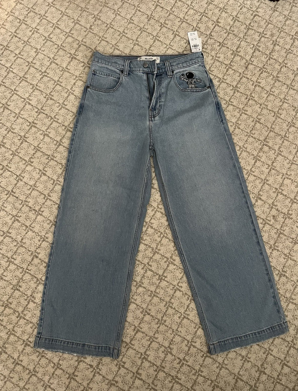Hollister Women's Blue Medium Wash Straight Leg Denim Jeans 5-Pocket Embroidered