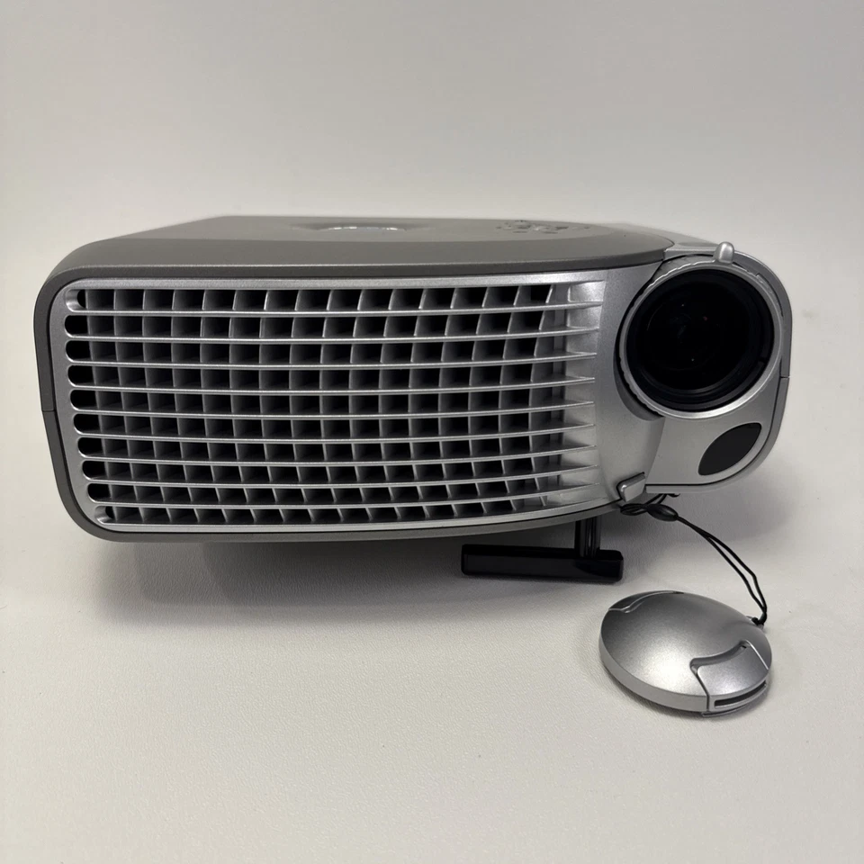Dell 1201MP TI DLP Video Projector TESTED & WORKS with carryingbag Bulb 54 Hours - Image 2 of 4