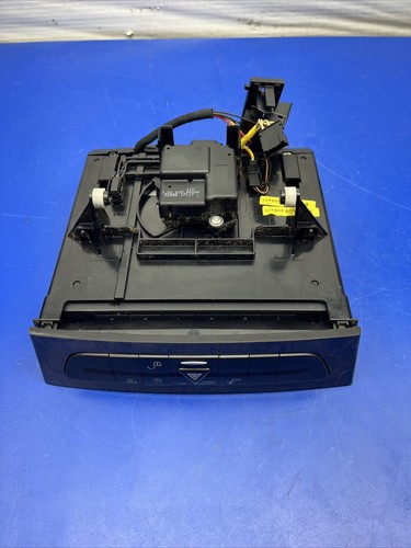 03-07 Mercedes W211 E-class CENTER DASH SWITCH PANEL / 6 DISK CD CHANGER OEM - Picture 5 of 9