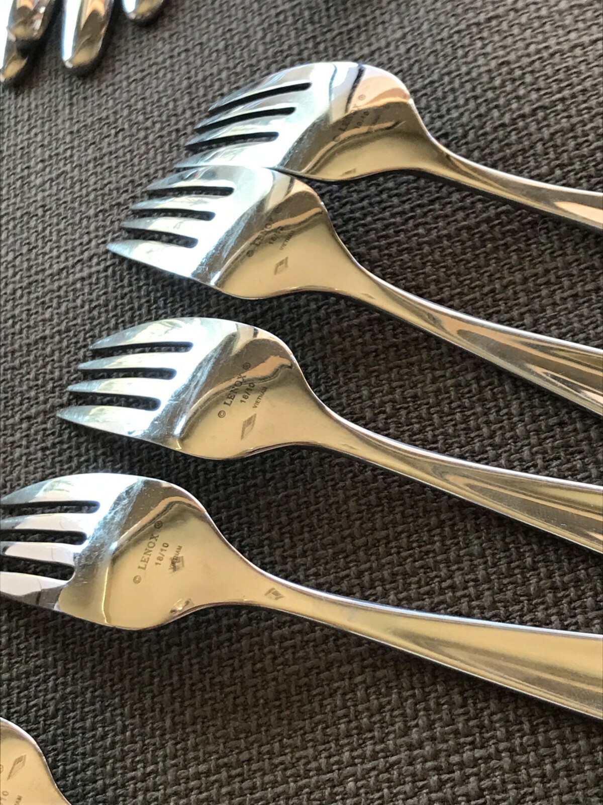  Lenox SCULPT Stainless Flatware 18/10-4 place settings--20 Pcs. Excellent 