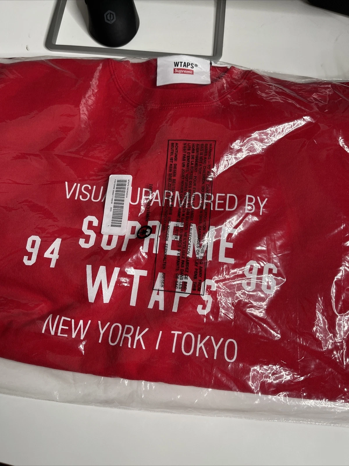FW21 Supreme x WTAPS Sweat shirt à col crevaison rouge taille L grand neuf avec étiquette