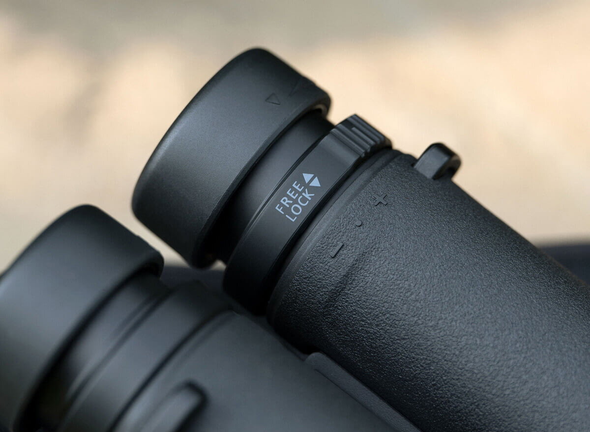 Nikon M7 8 x 42 Roof Prism Binoculars, Black, 16765 Nikon M7 8 x 42 Roof Prism Binoculars, Black, 16765