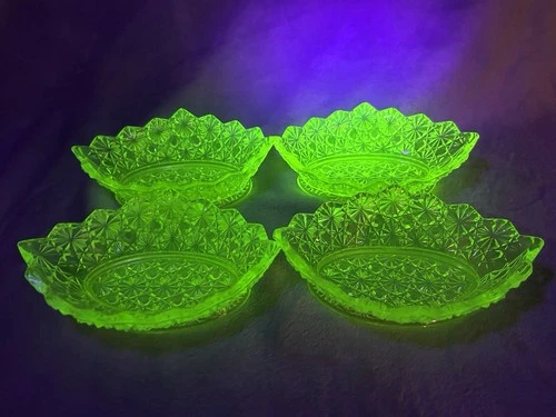 4 Pcs Vintage Canary Yellow Vaseline Uranium Glass Depression Berry Bowls