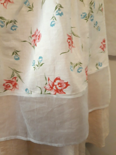 Vintage Half Apron White Cotton Floral with Sheer Hem & Pocket Retro Cottage - Picture 4 of 7