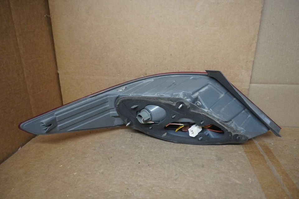 Luz trasera para pasajero derecho Hyundai Accent 2015 2016 2017 OEM 92402 1R Foto 4 de 4