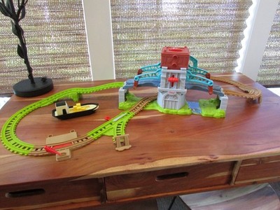 Thomas & Friends Train Set Talking Bulstrode & Which-Way Bridge Track
