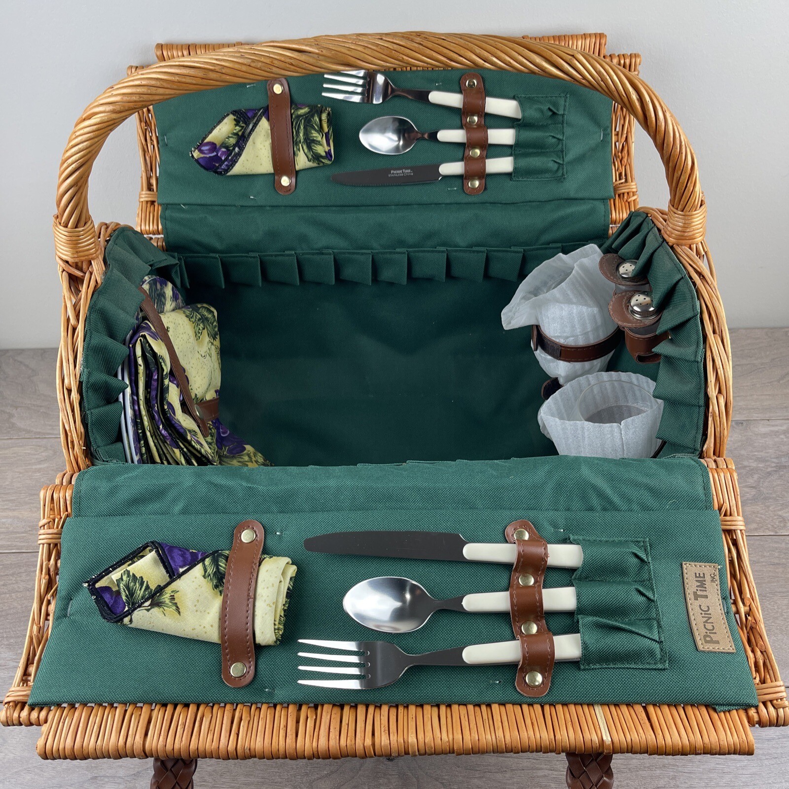 Picnic Time Barrel Verona Basket Wine & Cheese Wicker Barrel Picnic