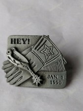 New Year Holiday Lapel Pin Hey Jan 1 1990 Spurs Glover Star Made in USA
