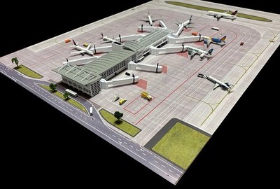Model Airport Satellite Concourse and Ground Mat #31-101 / 31-100
