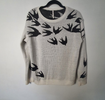 Willow & Clay Pullover Size M Sweater Birds Girls Top Women
