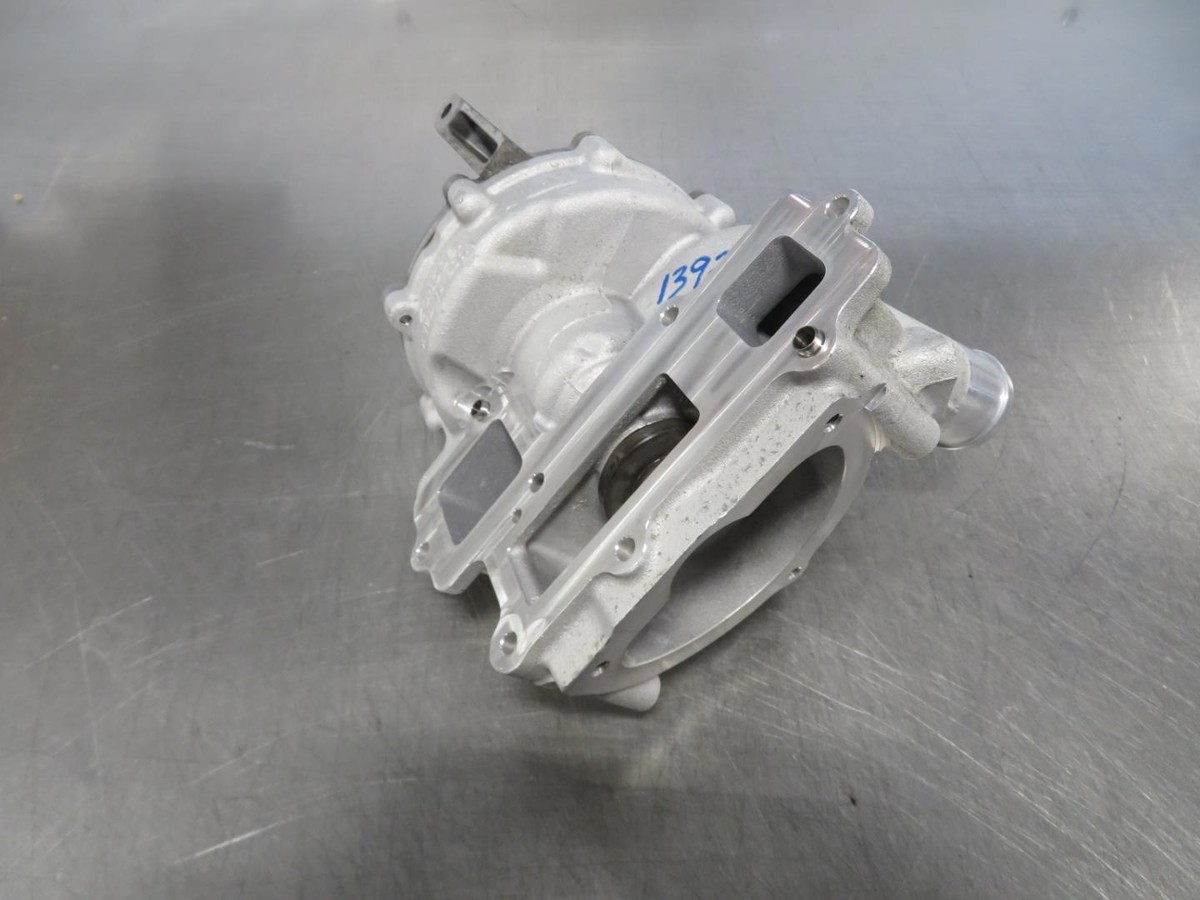 EB1392 2014 14 MCLAREN MP4-12C WATER PUMP | eBay