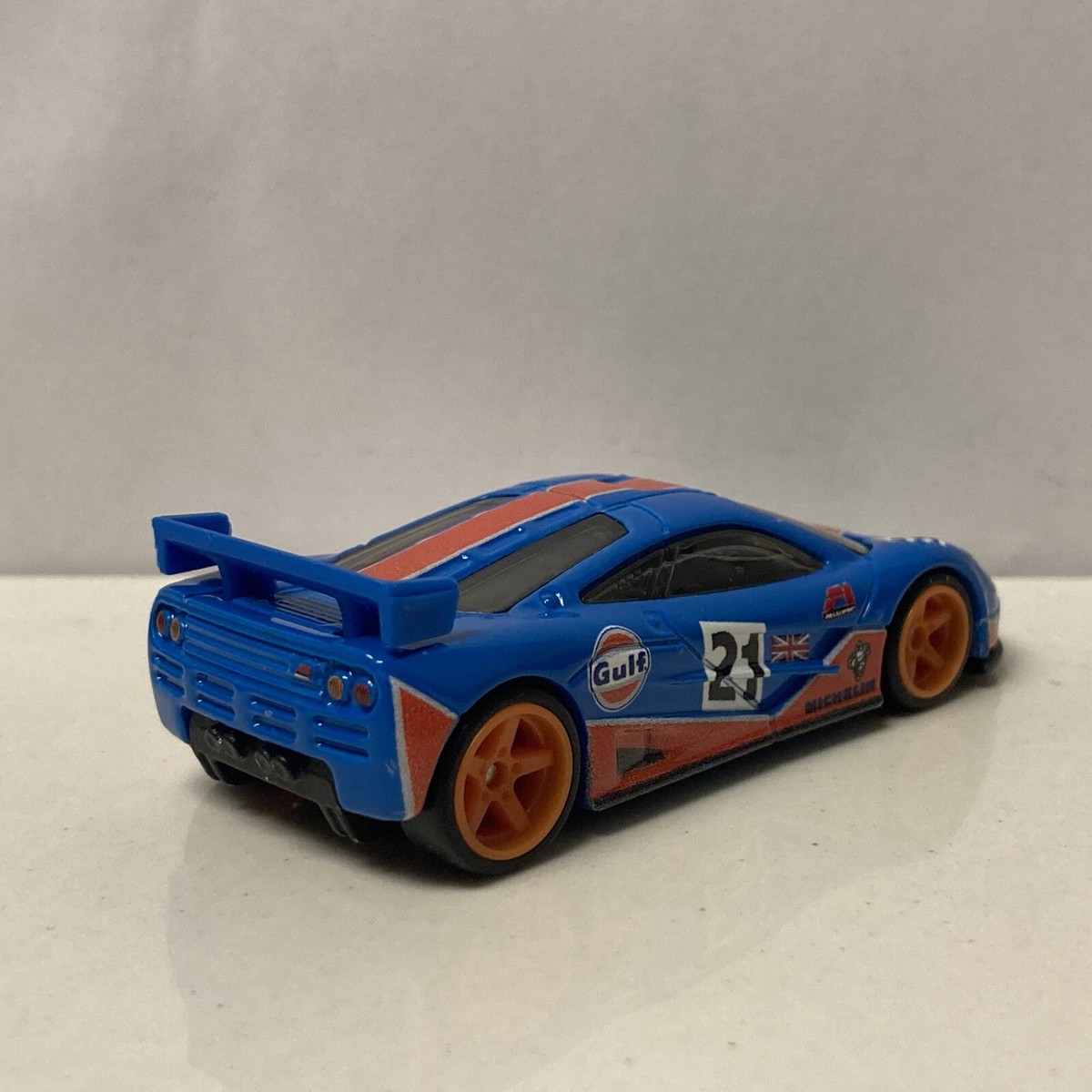 ミニカー McLaren F1 GTR Gulf Racing 1997 1:64 Amazon.com: TSMMODEL Mini GT McLaren F1 GTR Gulf Racing #33