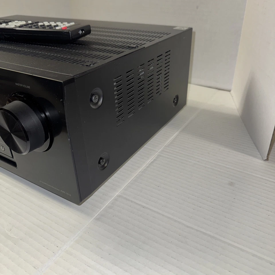 Denon AVR-1513 5.1 HDMI Home Theater  Receiver Stereo AM/FM With Remote Bundle. - Image 3 of 4