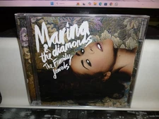 MARINA & THE DIAMONDS. " THE FAMILY JEWELS " CD UK 2010. 679 LABEL. NM COND.