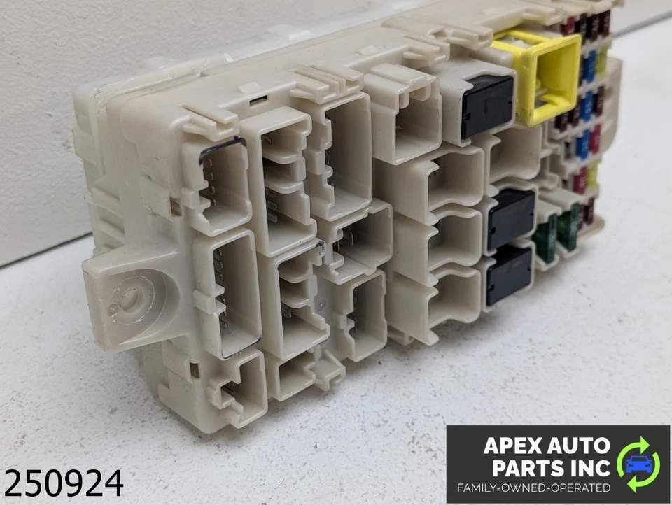OEM 2014-2015 Mitsubishi Mirage 1.2L CABIN FUSE BOX - Image 3 of 4