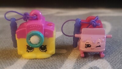 Shopkins Season 8 World Vacation Charms Scooty Skido & Flash Camera String Hook