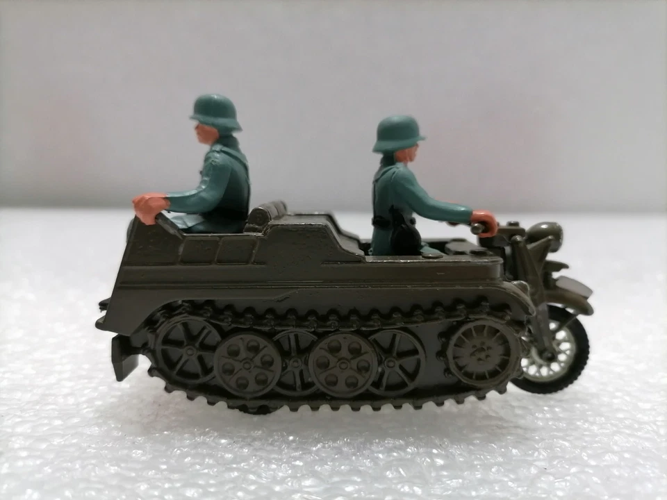 KETTENKRAD Half Track Motorcycle  - Vintage Britains 9780 , Made in England 1974 - Image 3 of 4