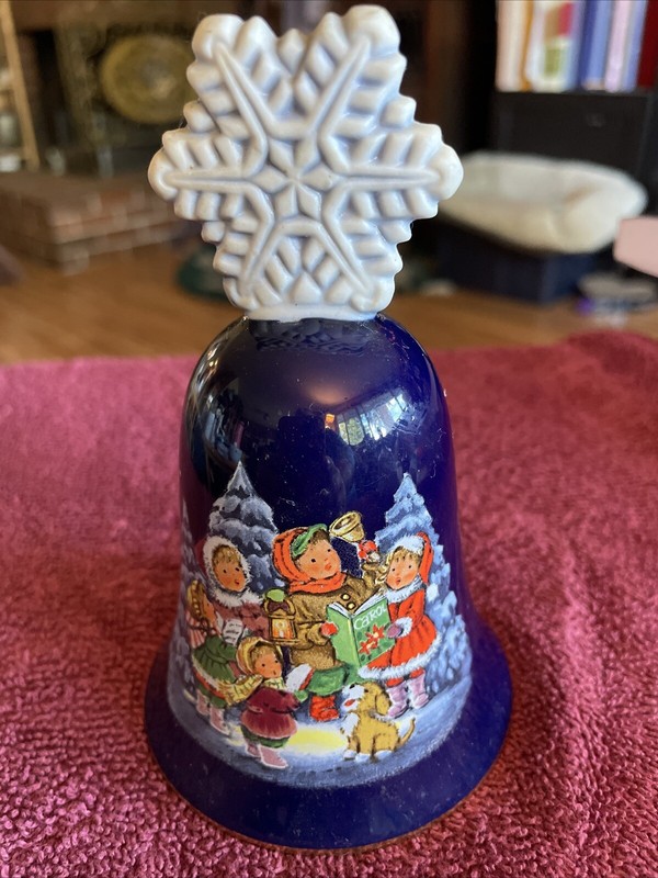 Vintage 1987 AVON CHRISTMAS CERAMIC BELL