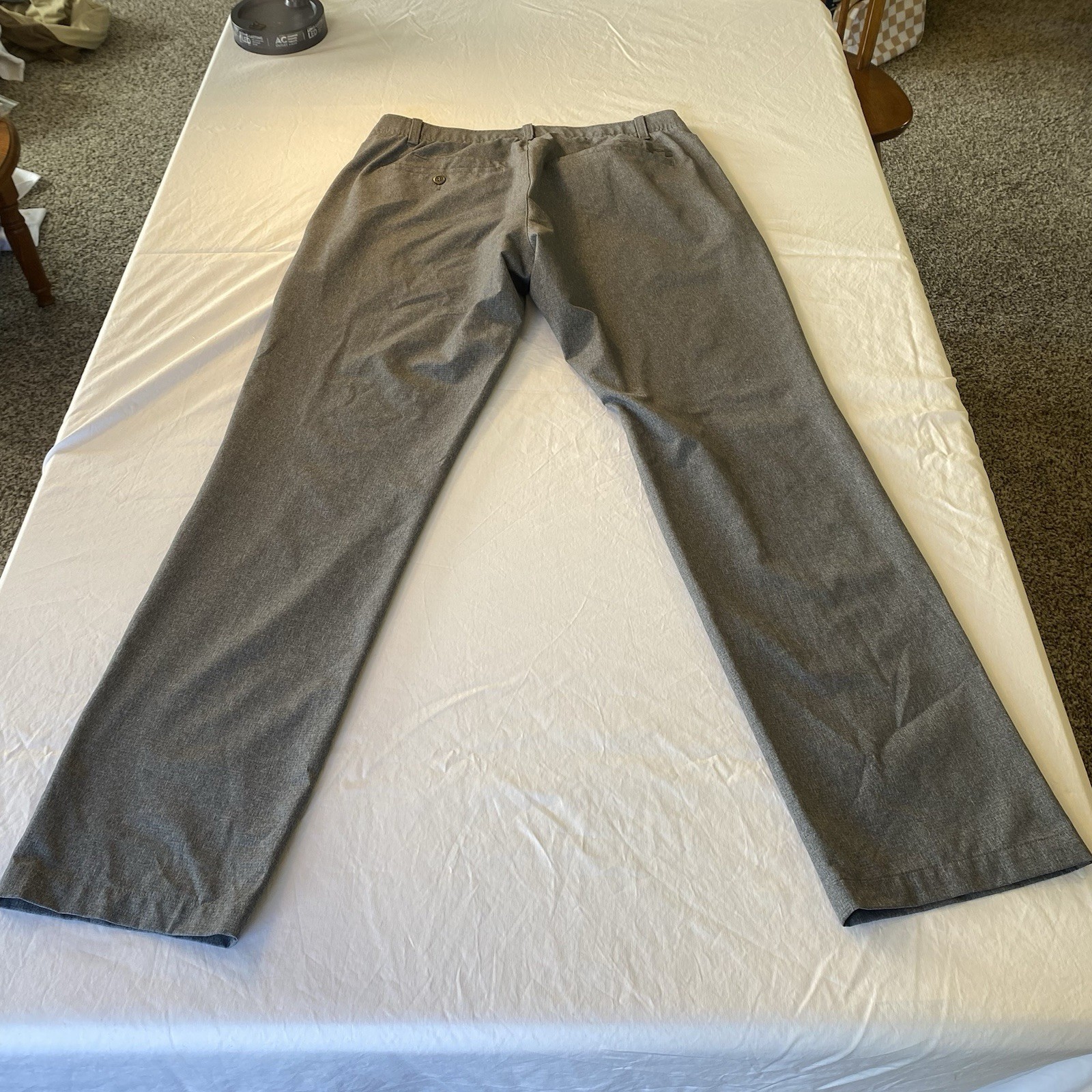Under Armour Tech Performance Gray Golf Pants Men's Classic Gray Chinos 34/32 thumbnail 2