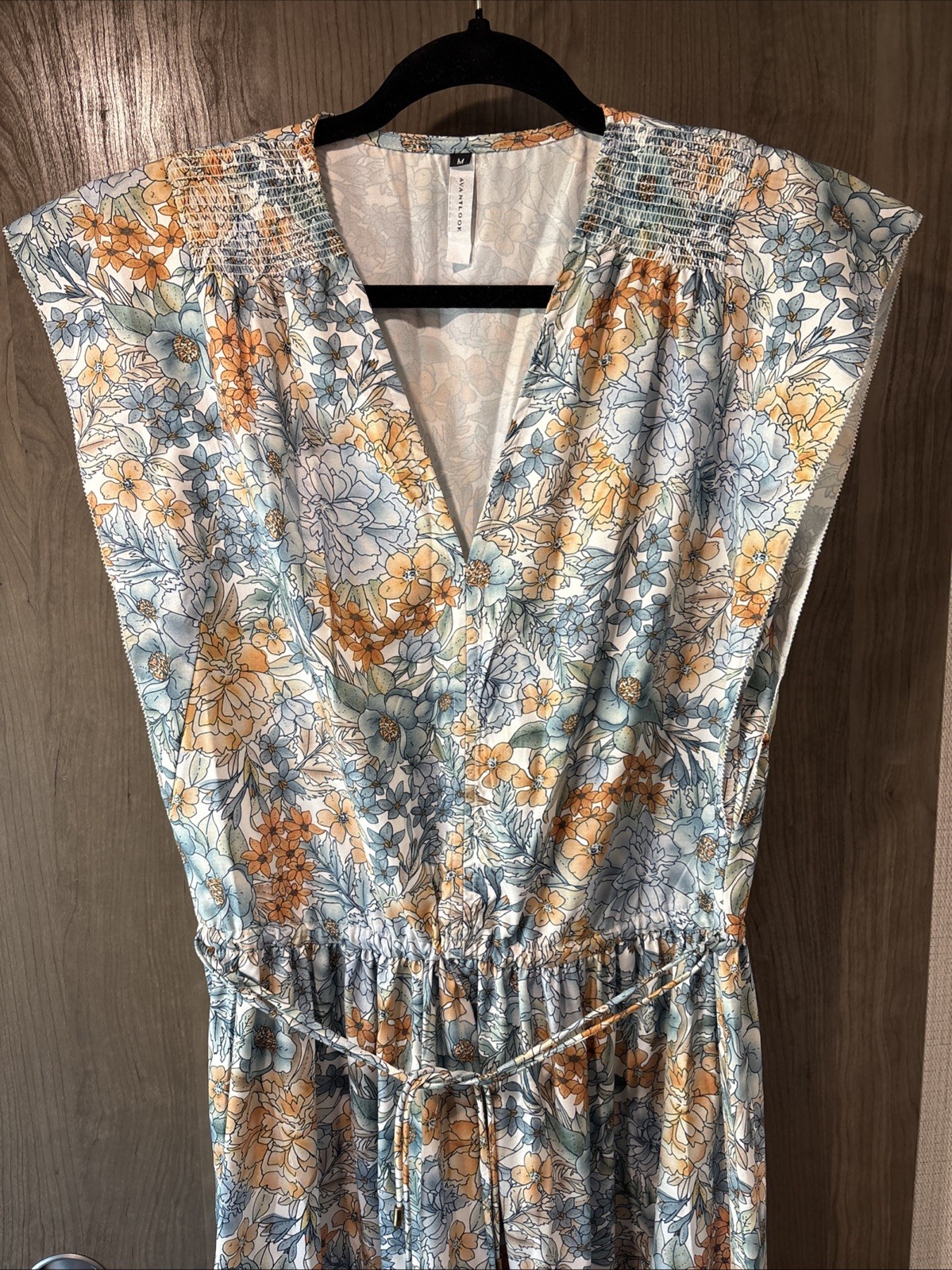 Avantlook Floral  Midi Dress Shirred Waist V Neck Ruffle Bottom Medium