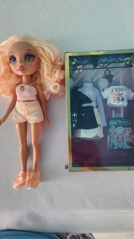 Rainbow High Doll *BEAUTIFUL Georgia Bloom PLUS NIB Royal 3 K-Pop outfit*💜💜💜