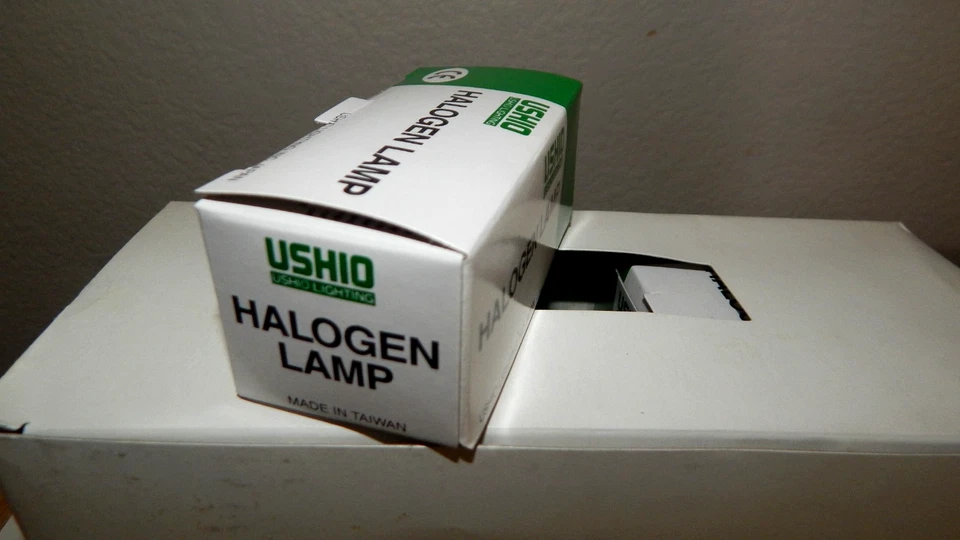 NEW 10 Pack Ushio 75 Watt Light Bulb JCV120V-75WGB BA15D Bayonet Base 1000986 - Image 4 of 4