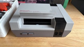 Nintendo NES Entertainment System Video Game Console Boxed Action Set